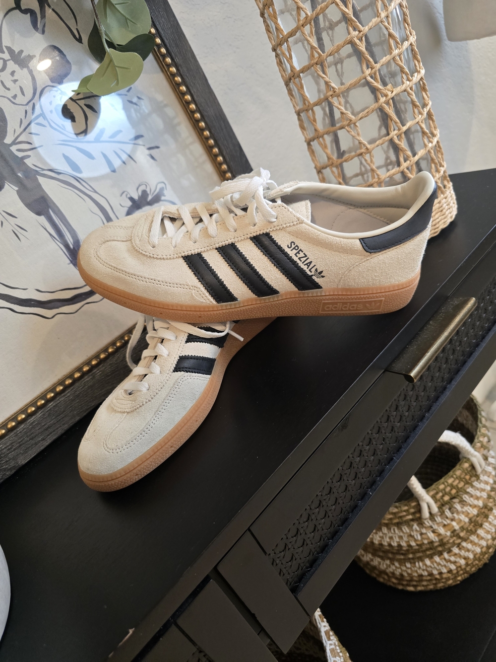 Adidas Handball Spezial Men's Low Top Lace-Up Suede Sneakers Beige Black Gum
